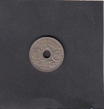 Beschrijving: 10 Centimes HOLE